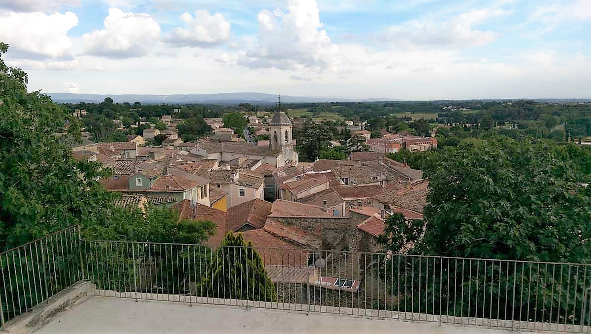 Beaumes de Venise from the west